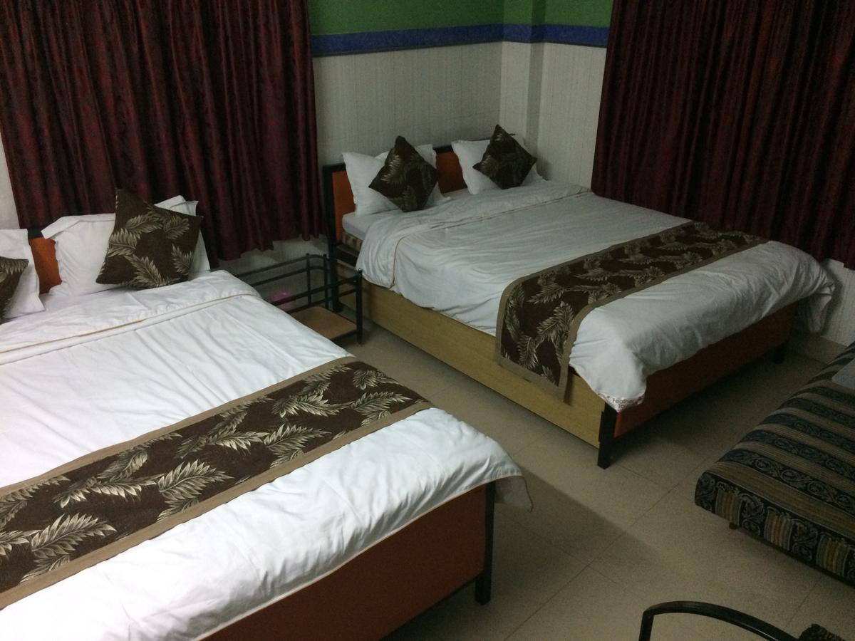 Oyo 16064 Tirupati Lodge Siliguri Εξωτερικό φωτογραφία