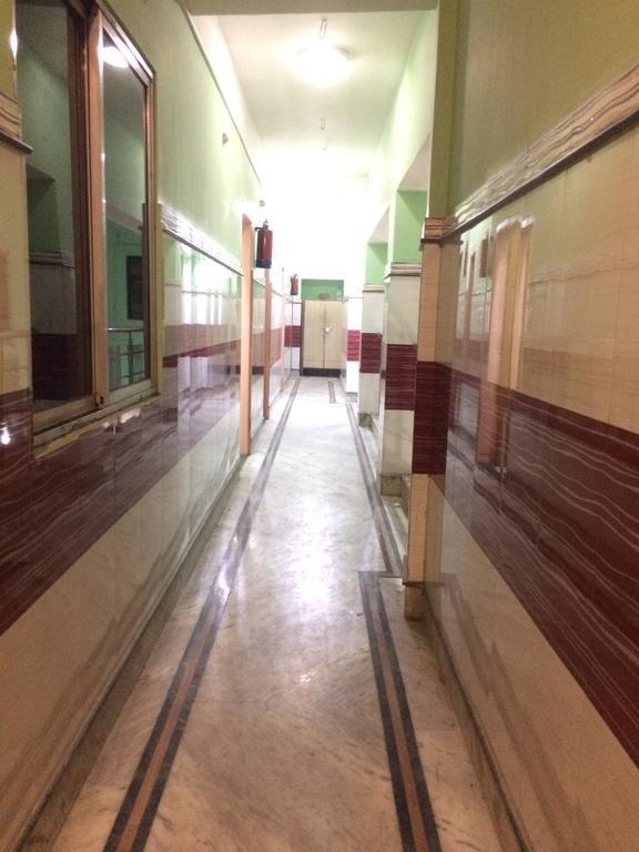 Oyo 16064 Tirupati Lodge Siliguri Εξωτερικό φωτογραφία