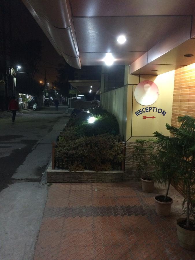 Oyo 16064 Tirupati Lodge Siliguri Εξωτερικό φωτογραφία