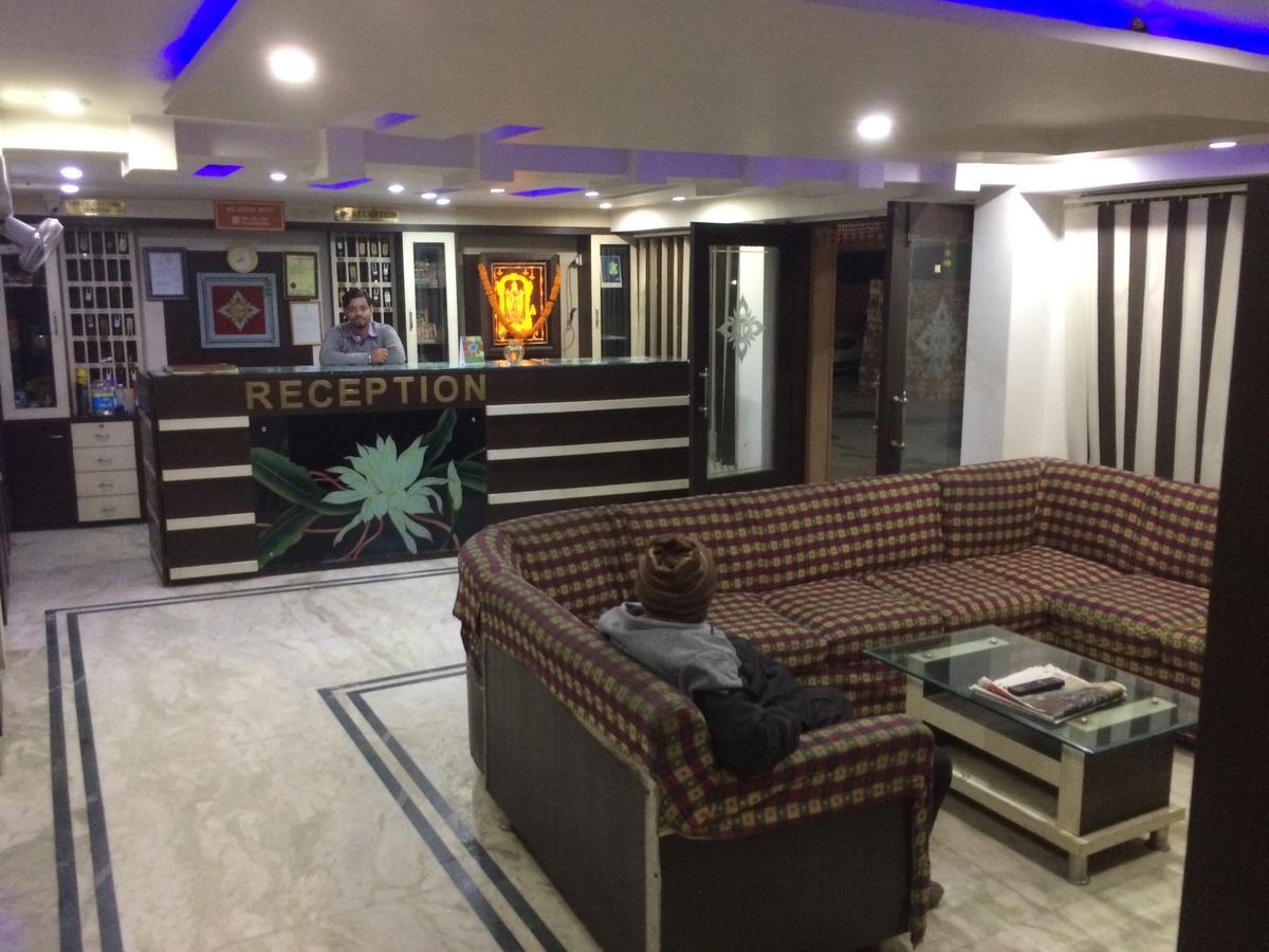 Oyo 16064 Tirupati Lodge Siliguri Εξωτερικό φωτογραφία