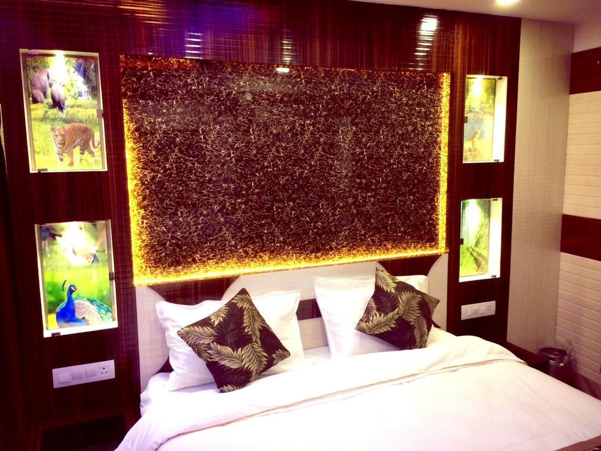 Oyo 16064 Tirupati Lodge Siliguri Εξωτερικό φωτογραφία